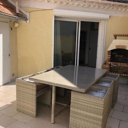 Maison de vacances à Marseillan au cœur du village, à quelques pas du port. Esterno foto