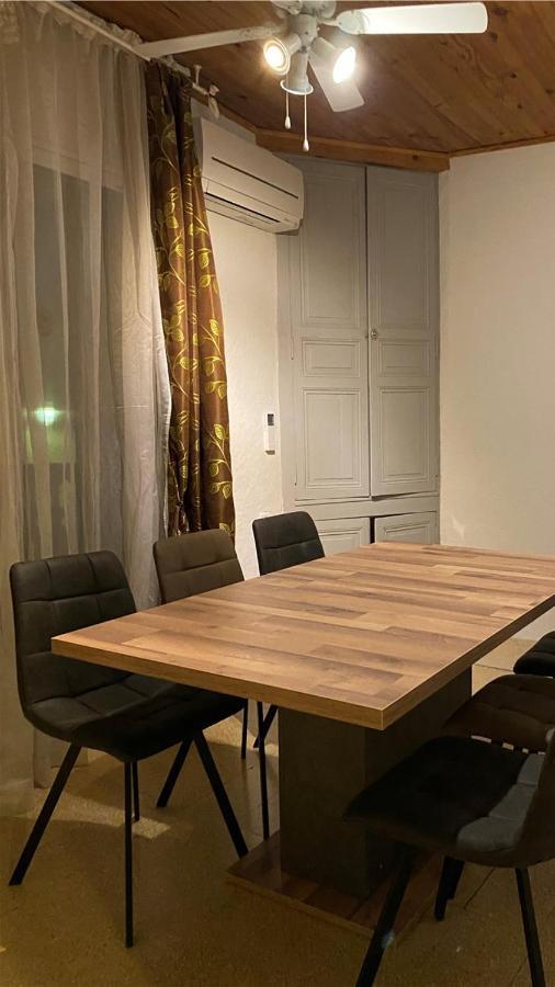 Maison de vacances à Marseillan au cœur du village, à quelques pas du port. Esterno foto